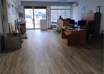 VITERBO-LOCALE COMMERCIALE