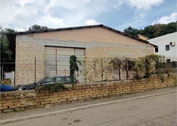 VETRALLA- LA BOTTE- ZONA ARTIGIANALE-CAPANNONE